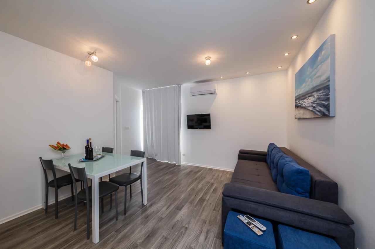 Lovely Apartments Kastela Exterior photo